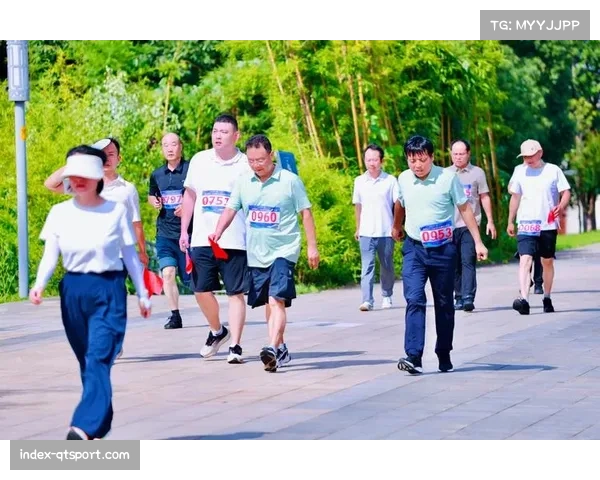 志愿者日行两万步 中英双语服务保障国际赛事运行